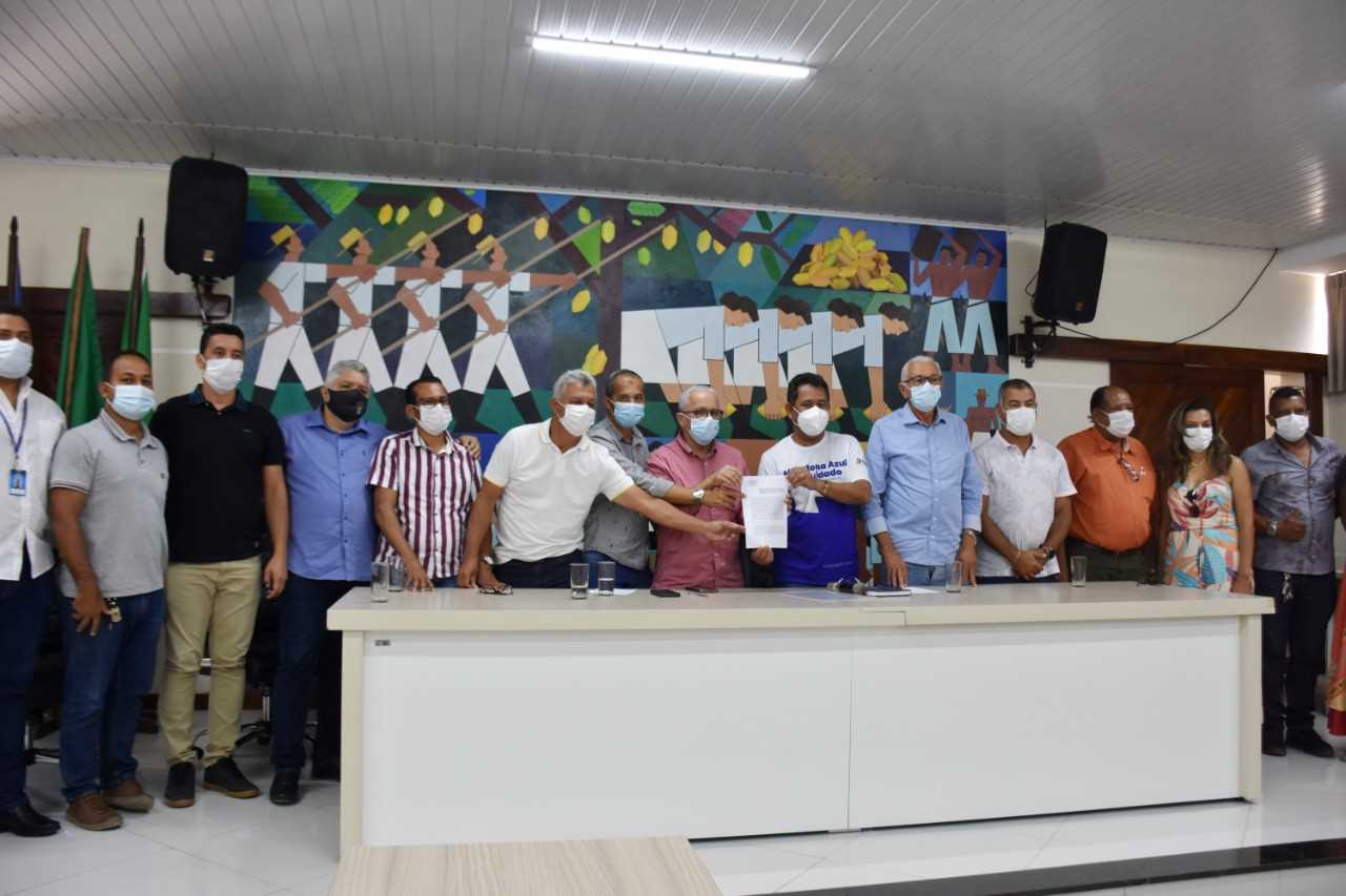 Camacã: Secretário do Estado Josias Gomes visita Camacã e assina convênios com o CIMA